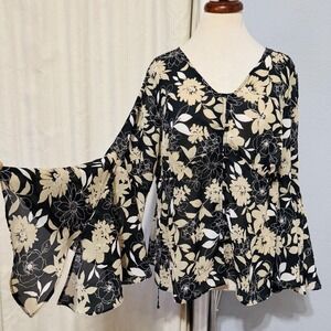 Lane Bryant Womens Black Floral Bell Sleeve V Neck Blouse Top Plus Size 1X‎
